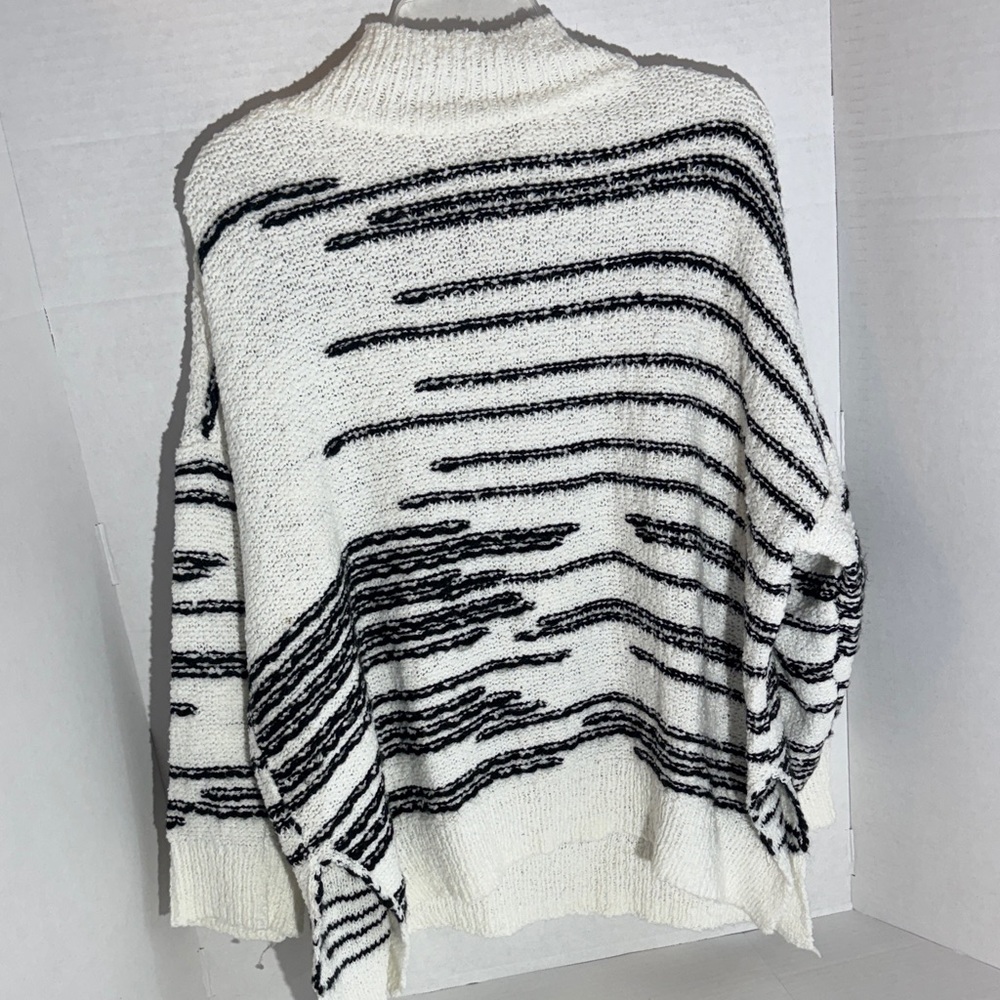 Vince Camuto Cream and Black Patterned Turtleneck Sweater